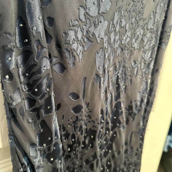 Asymmetrical Sleeveless Cocktail Dress - Picture 9 of 10